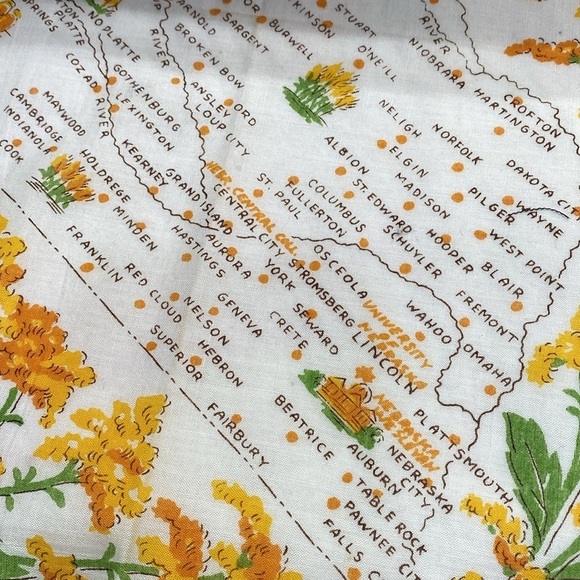 Large Vintage Handkerchief with Neraska Map 12x12 inch scalloped edge​​ - Picture 2 of 4
